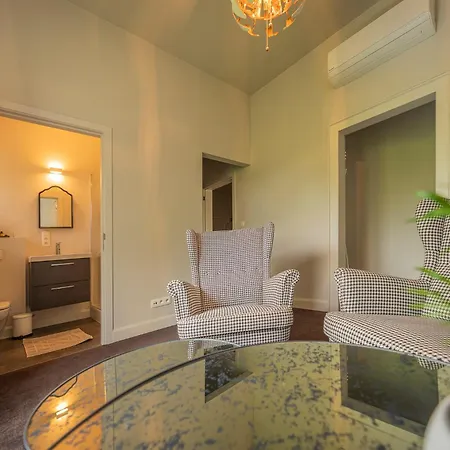 Bed & Breakfast Leyselebeke Castle