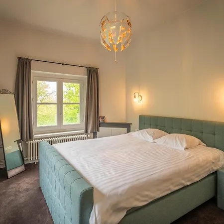 Bed & Breakfast Leyselebeke Castle